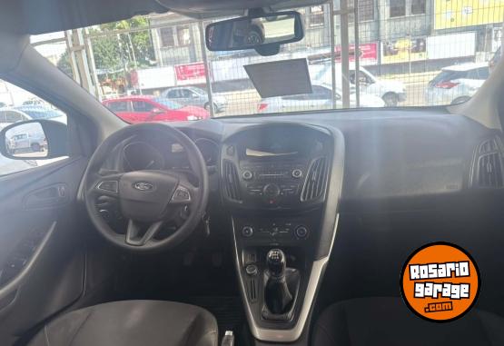Autos - Ford FOCUS 5P 1.6L N S 2017 Nafta 77000Km - En Venta