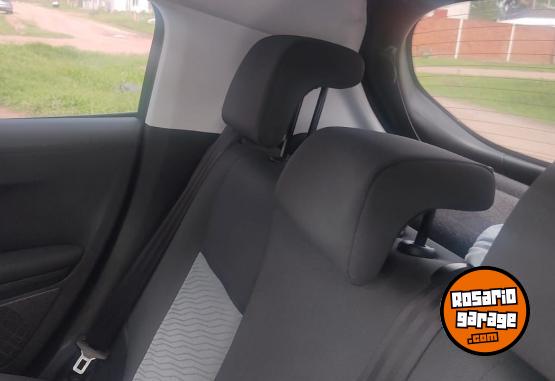 Autos - Peugeot 2015 2015 Nafta 142000Km - En Venta