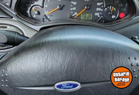 Autos - Ford Focus Guia sedan 1999 Diesel 132200Km - En Venta