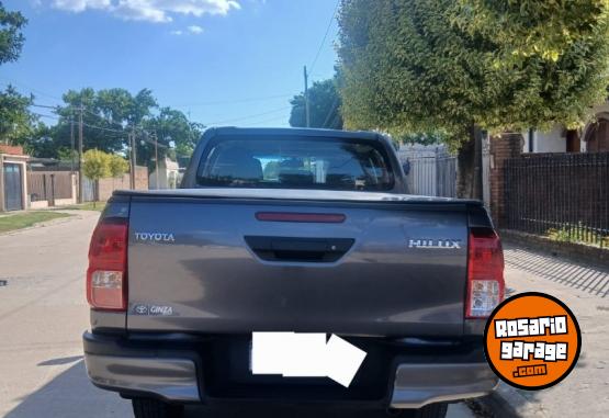 Camionetas - Toyota Hilux DX 4x2 doble cabina 2024 Diesel 31000Km - En Venta