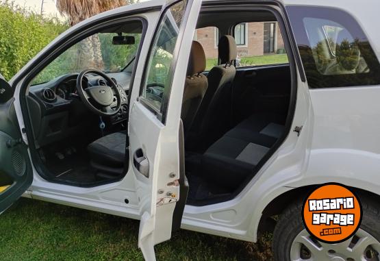 Autos - Ford Fiesta One Ambiente Plus 2013 Nafta 128000Km - En Venta