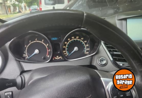 Autos - Ford Fiesta Titanium 2014 Nafta 98500Km - En Venta