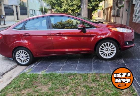 Autos - Ford Fiesta Titanium 2014 Nafta 98500Km - En Venta
