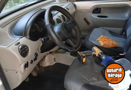 Utilitarios - Renault Kangoo 2012 GNC 200000Km - En Venta