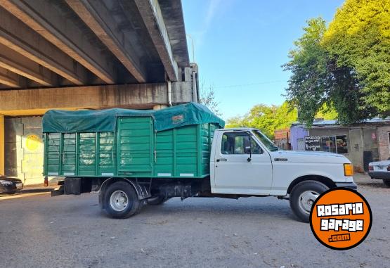 Camiones y Gr�as - Ford 4000 - En Venta