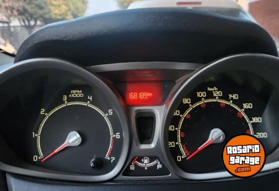 Autos - Ford Fiesta 2013 Nafta 180000Km - En Venta