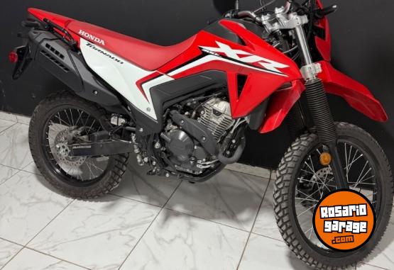 Motos - Honda Tornado xr 300 2025 Nafta 170Km - En Venta