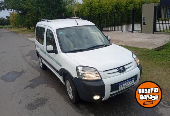 Utilitarios - Peugeot Partner patagonica 1.6HD 2017 Diesel 148500Km - En Venta