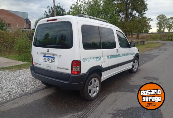 Utilitarios - Peugeot Partner patagonica 1.6HD 2017 Diesel 148500Km - En Venta