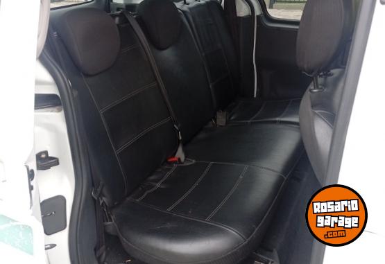 Utilitarios - Peugeot Partner patagonica 1.6HD 2017 Diesel 148500Km - En Venta