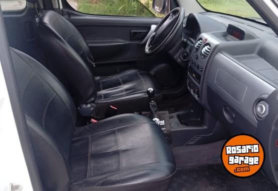 Utilitarios - Peugeot Partner patagonica 1.6HD 2017 Diesel 148500Km - En Venta