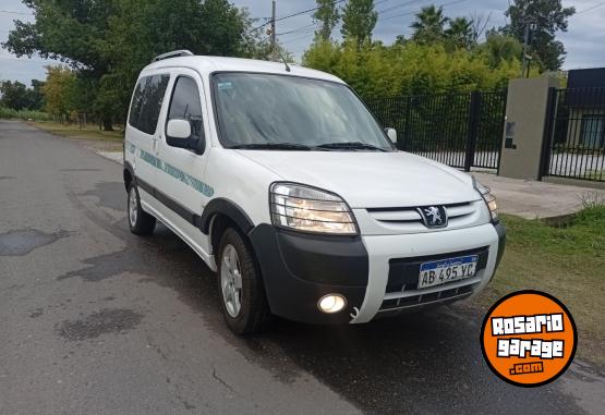 Utilitarios - Peugeot Partner patagonica 1.6HD 2017 Diesel 148500Km - En Venta