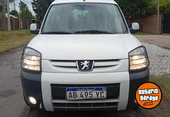Utilitarios - Peugeot Partner patagonica 1.6HD 2017 Diesel 148500Km - En Venta