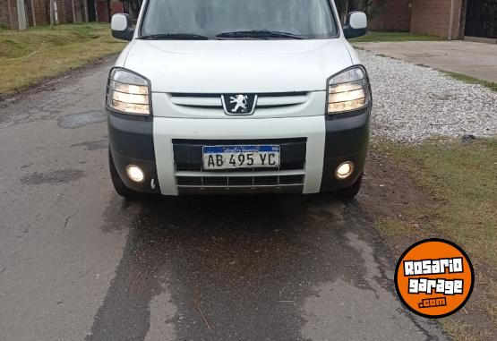 Utilitarios - Peugeot Partner patagonica 1.6HD 2017 Diesel 148500Km - En Venta