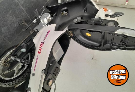 Motos - Motomel Blitz 110 full 2024 Nafta 7000Km - En Venta