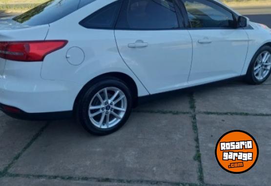 Autos - Ford Focus 2017 GNC 140000Km - En Venta
