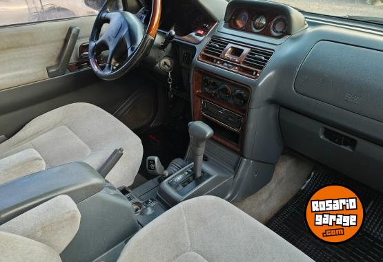 Camionetas - Mitsubishi Montero Pajero V6 4x4 7 2000 GNC  - En Venta
