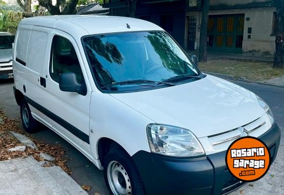 Utilitarios - Citroen Berlingo Furgon 1.4 2016 Nafta 86000Km - En Venta
