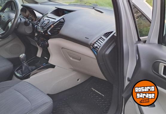 Autos - Ford Eco titanium 1.6 16v MT 2017 GNC 105000Km - En Venta