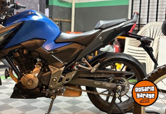 Motos - Honda CB300f 2023 Nafta 24000Km - En Venta