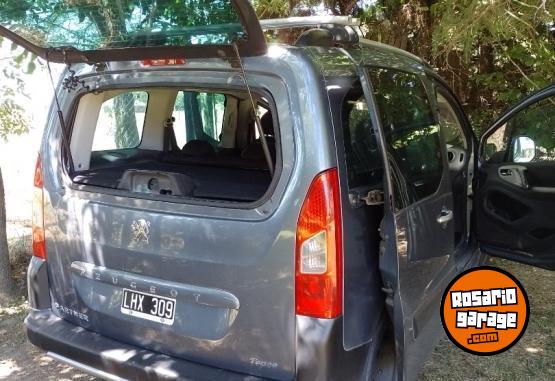 Utilitarios - Peugeot PARTNER TEPEE OUTDOOR 2008 Diesel 290000Km - En Venta