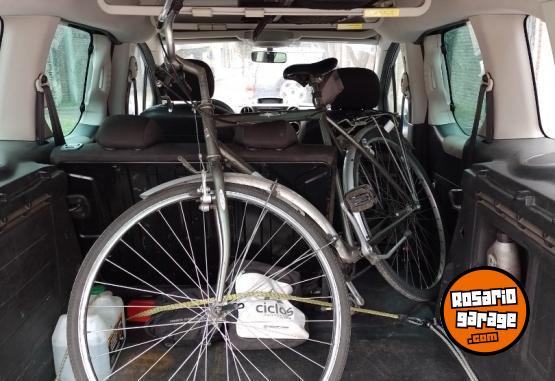 Utilitarios - Peugeot PARTNER TEPEE OUTDOOR 2008 Diesel 290000Km - En Venta