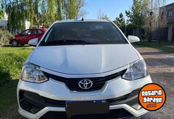 Autos - Toyota Etios 2022 Nafta 57000Km - En Venta