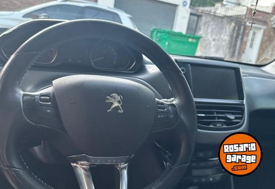 Autos - Peugeot 208 2014 Nafta 94000Km - En Venta