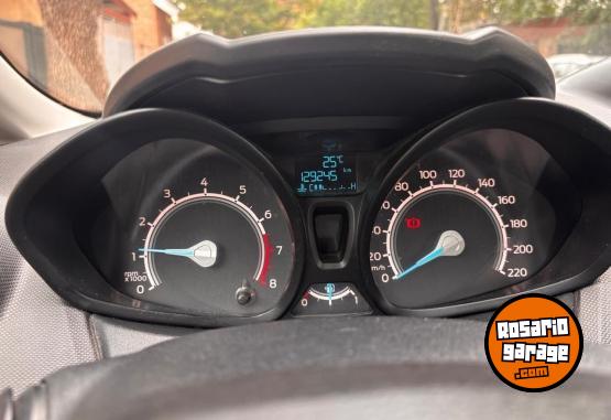 Autos - Ford Fiesta Kinetic 2018 Nafta 129250Km - En Venta