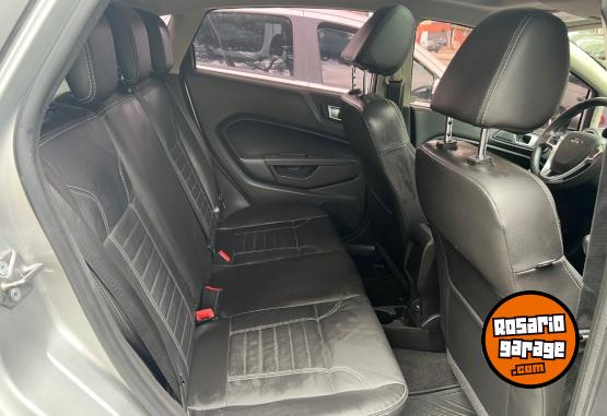 Autos - Ford Fiesta Titanium 2015 Nafta 48000Km - En Venta