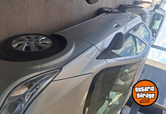 Autos - Chevrolet Onix 2014 Nafta 89200Km - En Venta