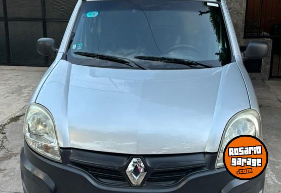 Utilitarios - Renault Kangoo 2015 GNC 199000Km - En Venta