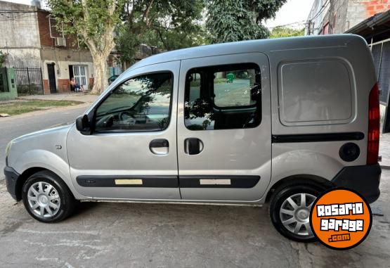 Utilitarios - Renault Kangoo 2015 GNC 199000Km - En Venta