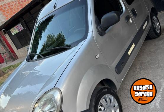 Utilitarios - Renault Kangoo 2015 GNC 199000Km - En Venta