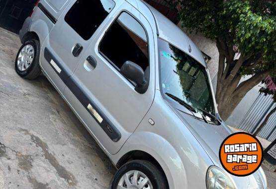Utilitarios - Renault Kangoo 2015 GNC 199000Km - En Venta