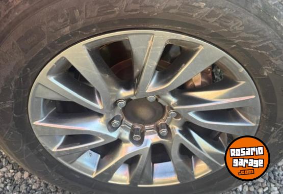 Accesorios para Autos - 4 cubiertas bridgestone - En Venta