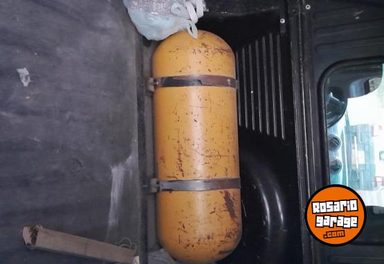 Utilitarios - Fiat FIORINO 2017 Nafta 200000Km - En Venta