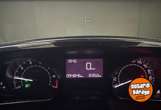 Autos - Peugeot 208 Feline 2016 Nafta 95000Km - En Venta