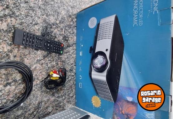 Electr�nica - Vendo Proyector con pantalla Gadnic - En Venta
