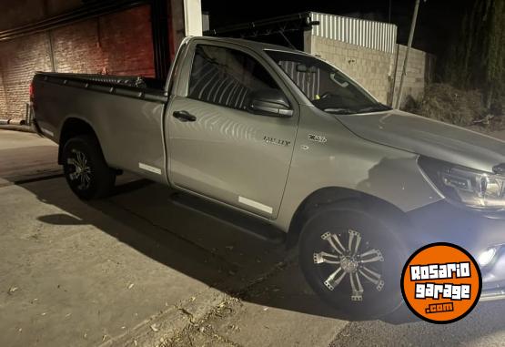 Camionetas - Toyota hilux 2019 Diesel 126000Km - En Venta
