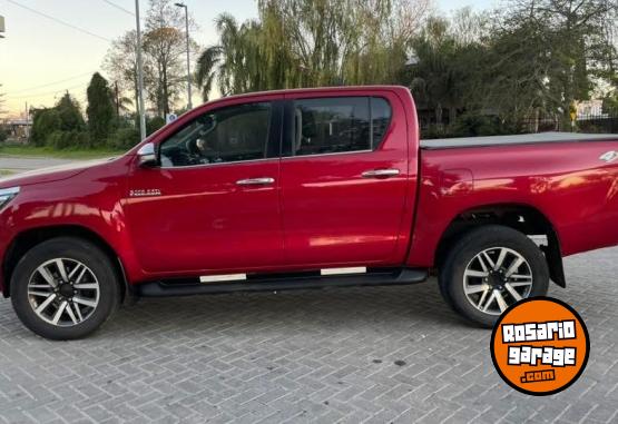 Camionetas - Toyota HILUX 2.8 SRX 4X4 2017 Diesel 120000Km - En Venta