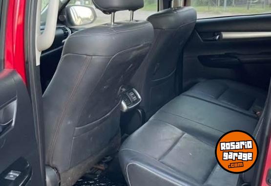 Camionetas - Toyota HILUX 2.8 SRX 4X4 2017 Diesel 120000Km - En Venta