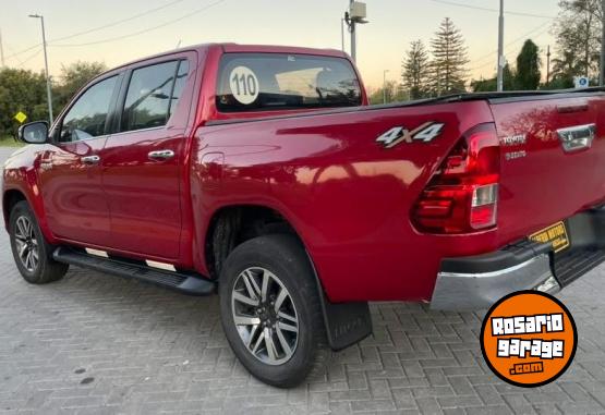 Camionetas - Toyota HILUX 2.8 SRX 4X4 2017 Diesel 120000Km - En Venta