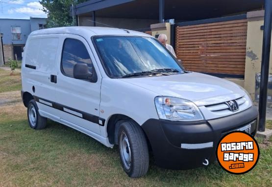 Utilitarios - Peugeot PARTNER HDI 2012 Diesel 92000Km - En Venta