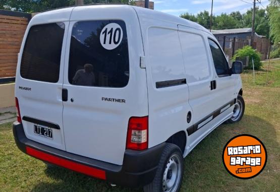 Utilitarios - Peugeot PARTNER HDI 2012 Diesel 92000Km - En Venta