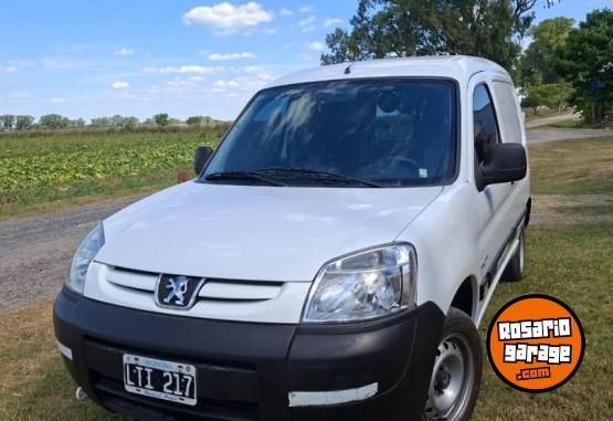 Utilitarios - Peugeot PARTNER HDI 2012 Diesel 92000Km - En Venta