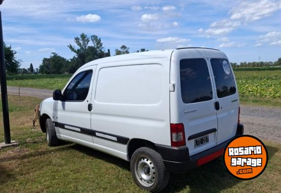 Utilitarios - Peugeot PARTNER HDI 2012 Diesel 92000Km - En Venta