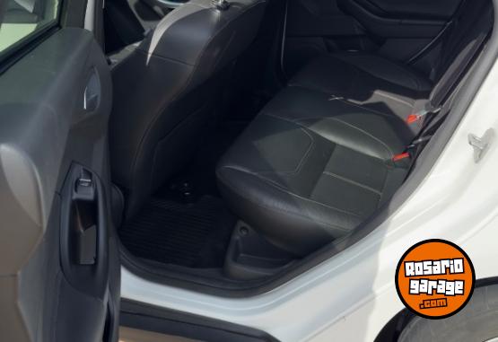 Autos - Ford Focus se plus 2019 Nafta 83000Km - En Venta