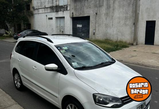 Autos - Volkswagen Suran higline 2013 Nafta 132000Km - En Venta