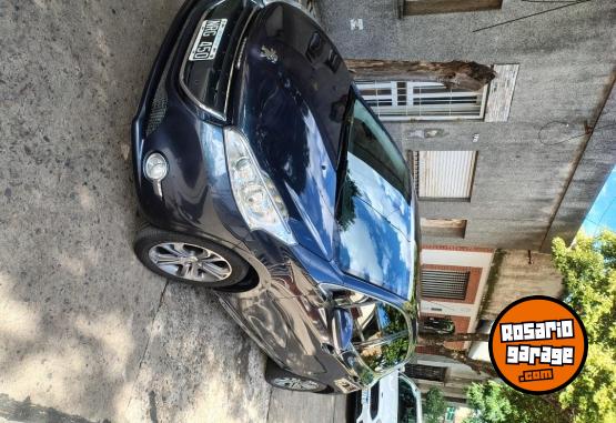 Autos - Peugeot 208 2014 Nafta 100000Km - En Venta